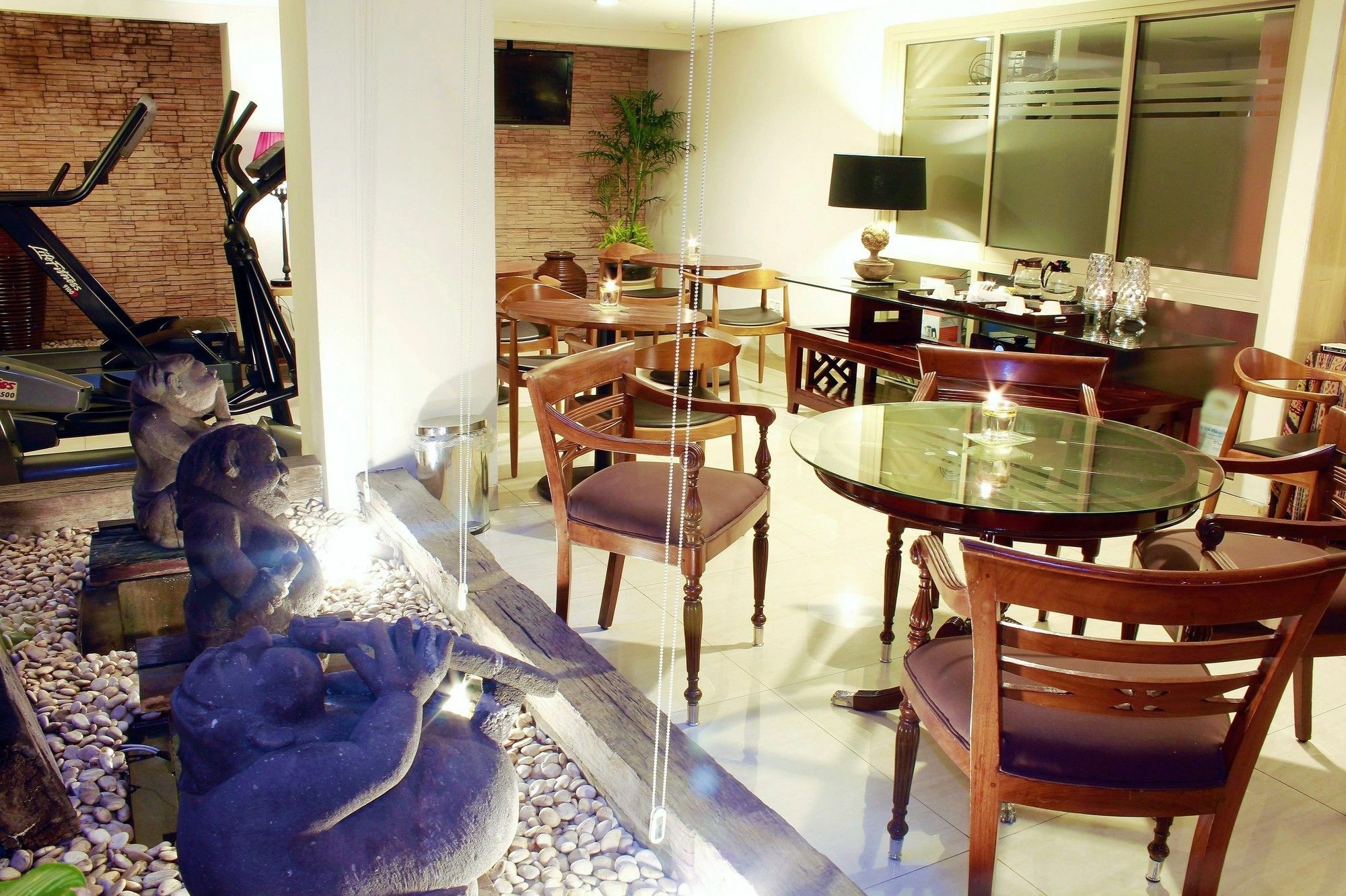 W Home Cikatomas Jakarta Exterior photo